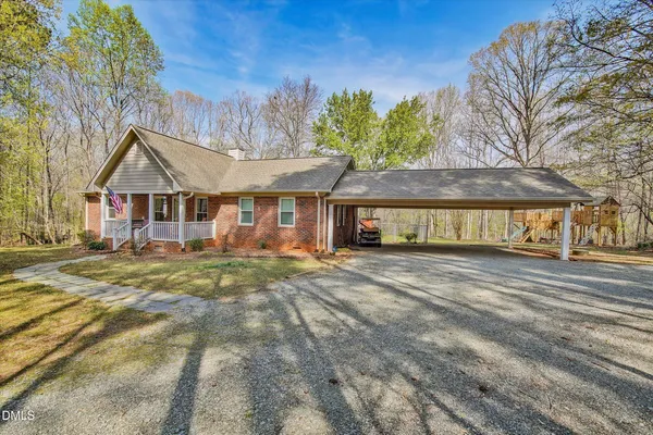 $595,000 | 2547 Comanche Trail, Hillsborough, NC 27278