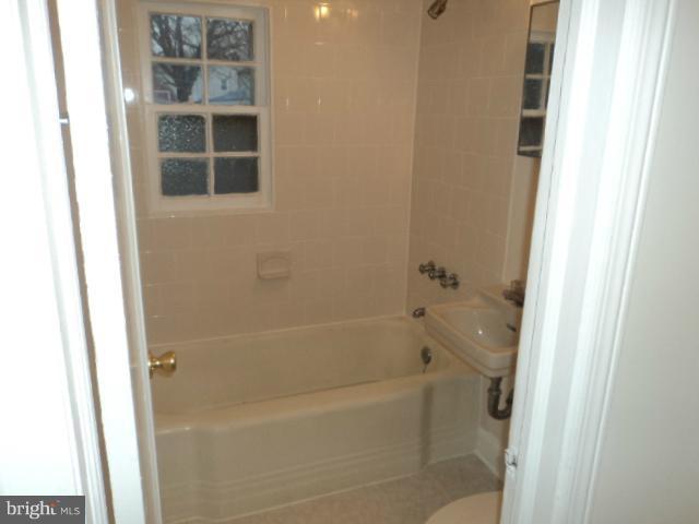 4304 Randolph Road Silver Spring, MD 20906 - Photo 2 of 14 a bathroom with a bathtub