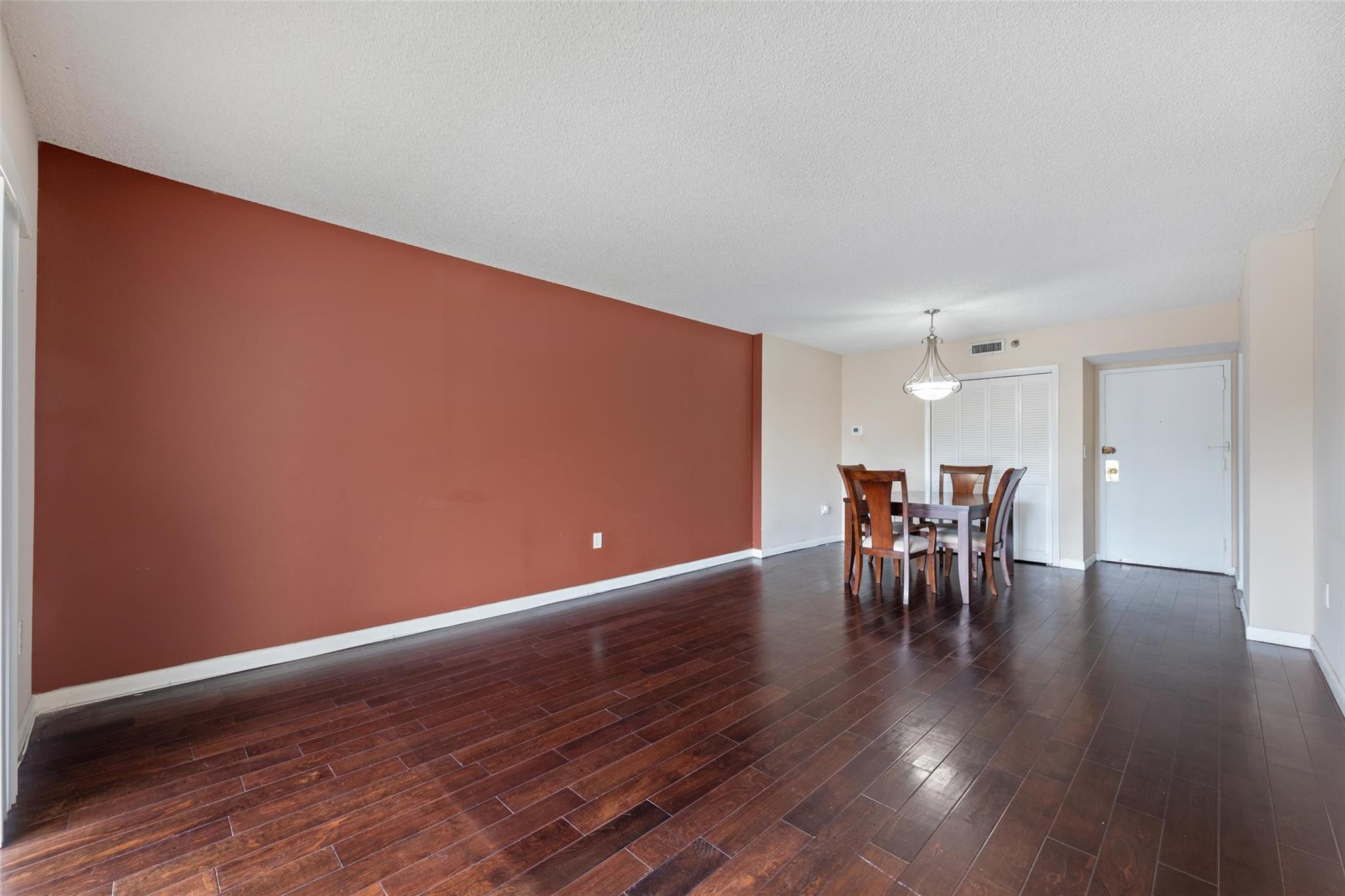 3850 Washington Street, Unit 315 Hollywood, FL 33021 - Photo 2 of 18 Living/Dining