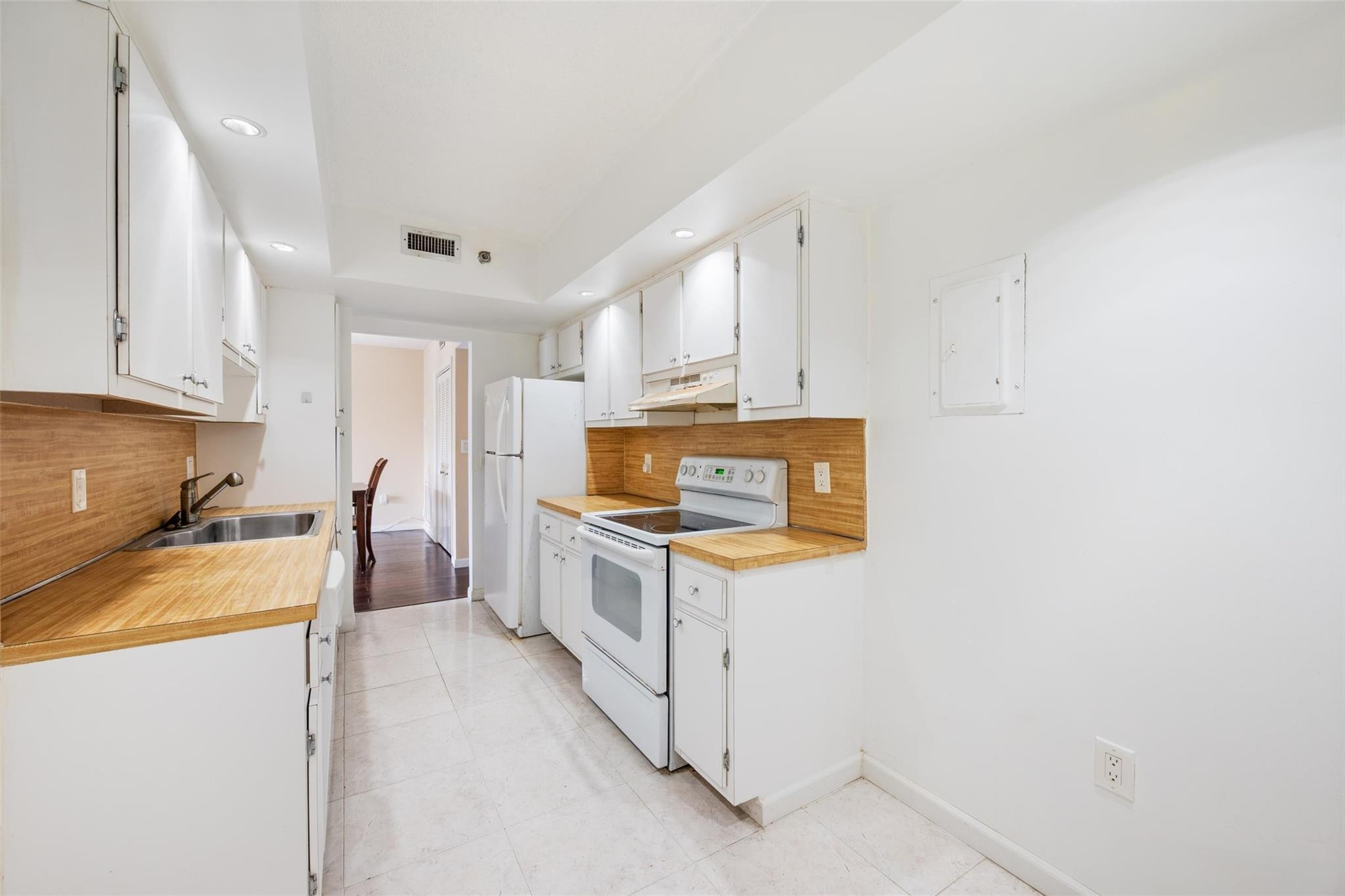 3850 Washington Street, Unit 315 Hollywood, FL 33021 - Photo 7 of 18 Photo 7