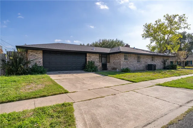 $375,000 | 4702 Champions Drive, Corpus Christi, TX 78413