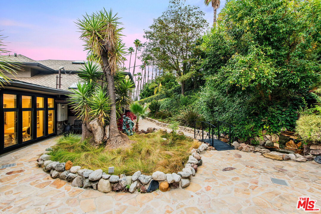 4531 Noeline Way Encino, CA 91436 - Photo 2 of 41