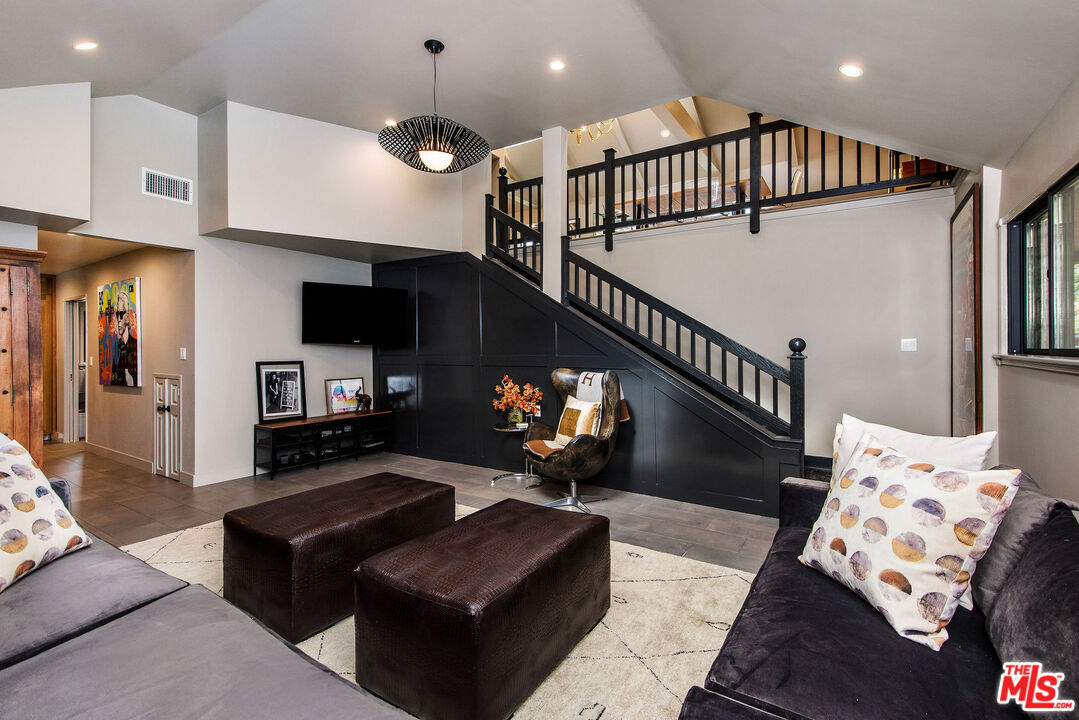 4531 Noeline Way Encino, CA 91436 - Photo 11 of 41