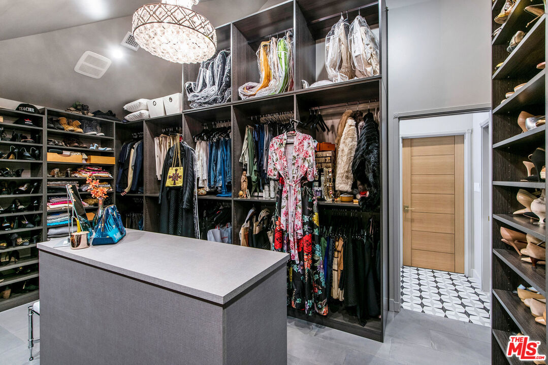 4531 Noeline Way Encino, CA 91436 - Photo 17 of 41