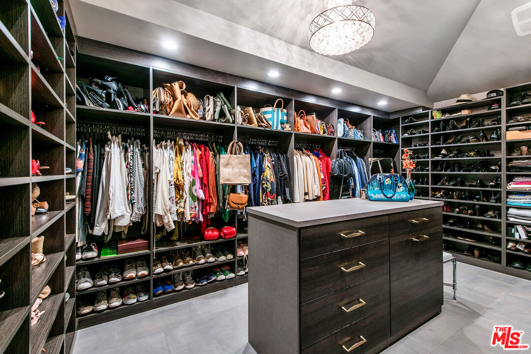 4531 Noeline Way Encino, CA 91436 - Photo 18 of 41