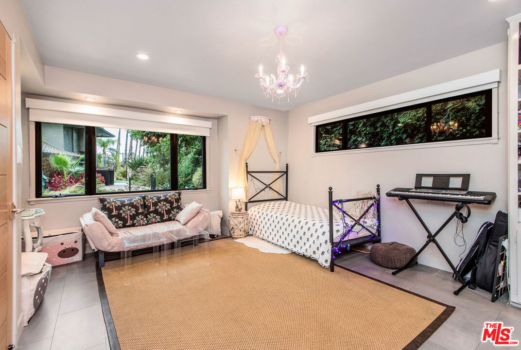 4531 Noeline Way Encino, CA 91436 - Photo 26 of 41