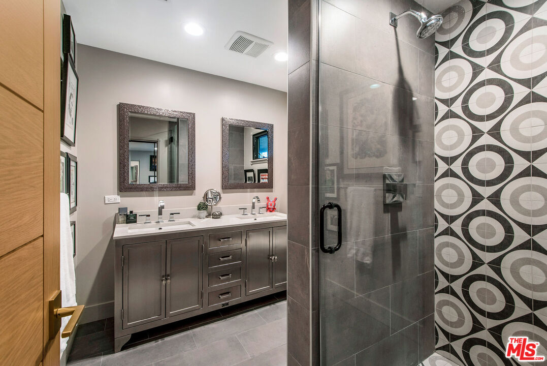 4531 Noeline Way Encino, CA 91436 - Photo 30 of 41