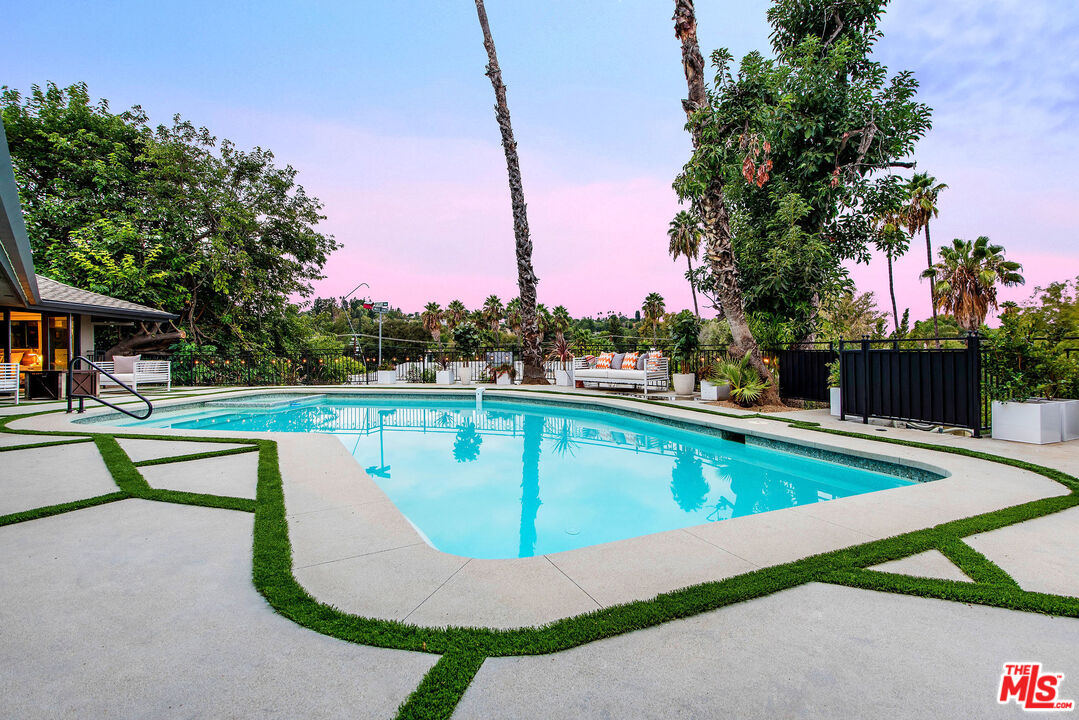 4531 Noeline Way Encino, CA 91436 - Photo 31 of 41