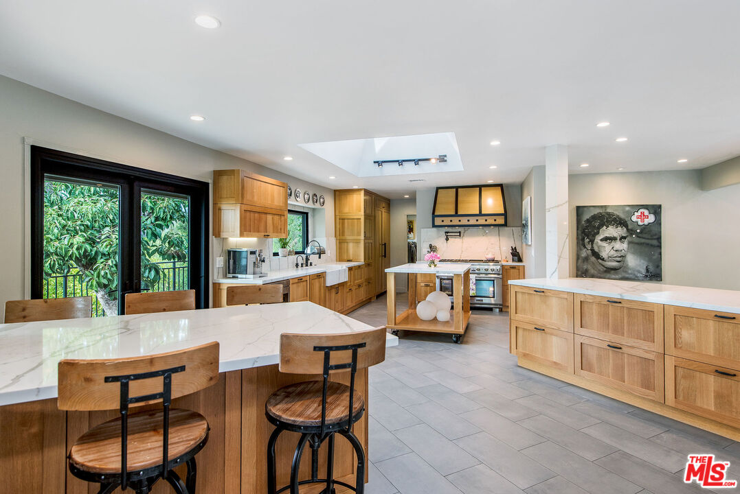 4531 Noeline Way Encino, CA 91436 - Photo 8 of 41