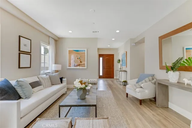 $1,360,000 | 415 California Street, Unit D, Arcadia, CA 91006