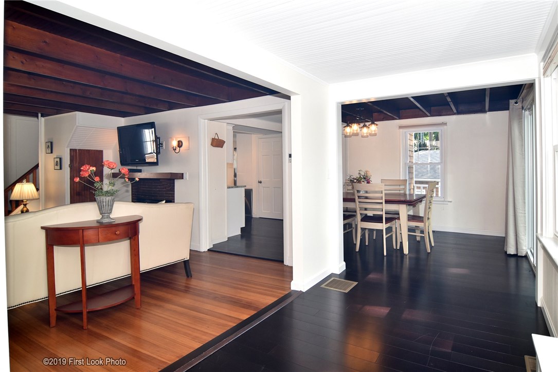 73 Melbourn Road Warwick, RI 02886 - Photo 11 of 22