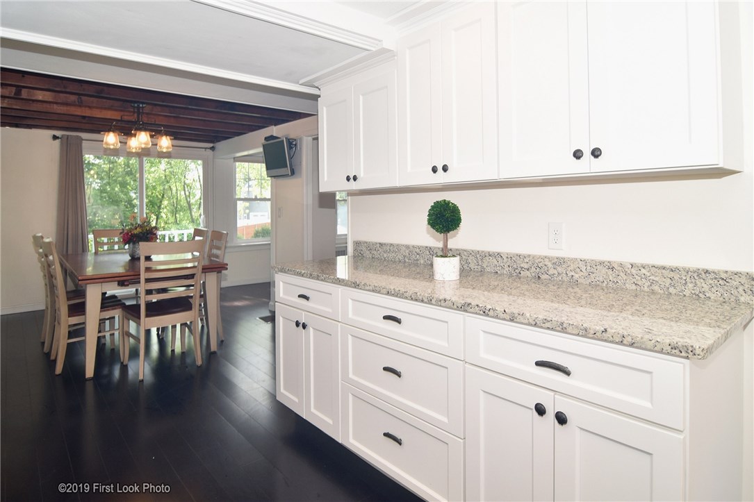 73 Melbourn Road Warwick, RI 02886 - Photo 15 of 22