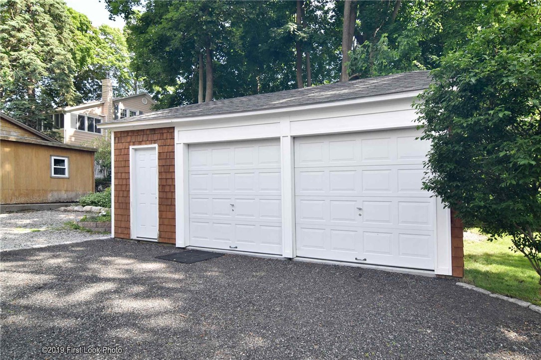 73 Melbourn Road Warwick, RI 02886 - Photo 2 of 22