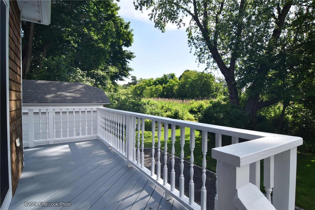 73 Melbourn Road Warwick, RI 02886 - Photo 3 of 22