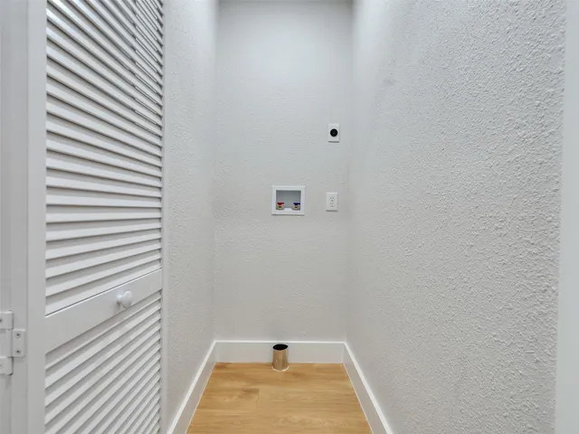 a bathroom with a tub