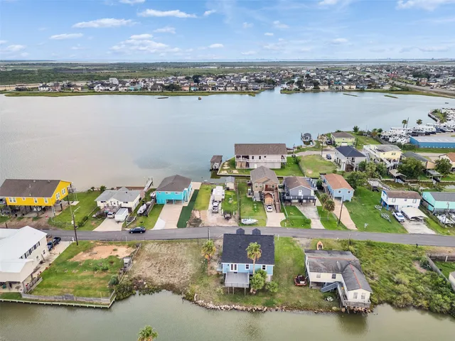 a view of a garden with a lake