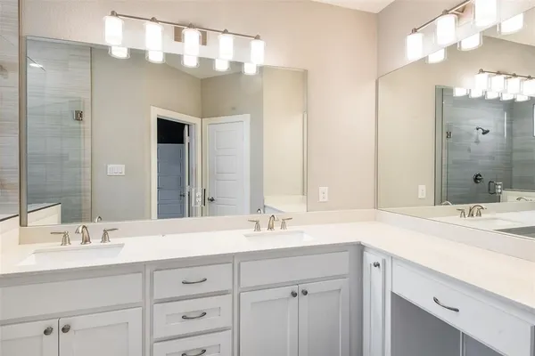 $2,850 | 2133 Lovedale Avenue, Dallas, TX 75235
