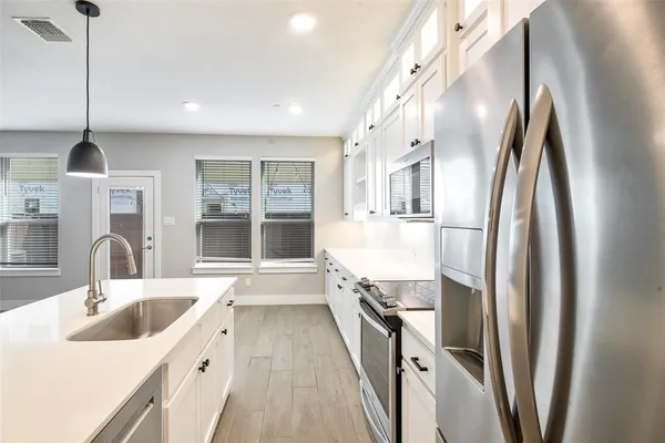 $2,850 | 2133 Lovedale Avenue, Dallas, TX 75235