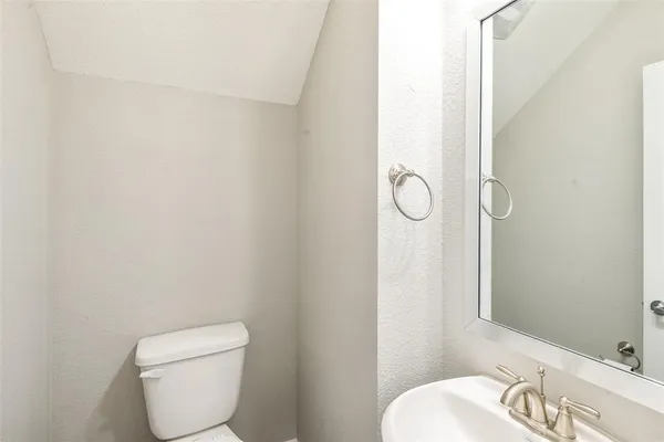 $2,850 | 2133 Lovedale Avenue, Dallas, TX 75235