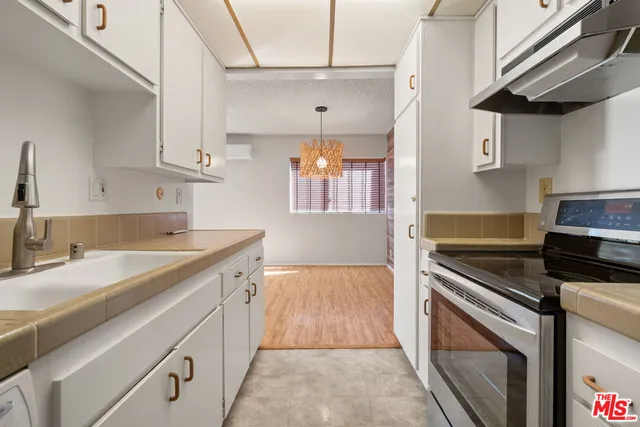 $589,500 | 5950 Buckingham Parkway, Unit 610, Culver City, CA 90230