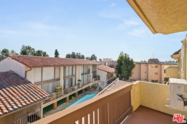 $589,500 | 5950 Buckingham Parkway, Unit 610, Culver City, CA 90230