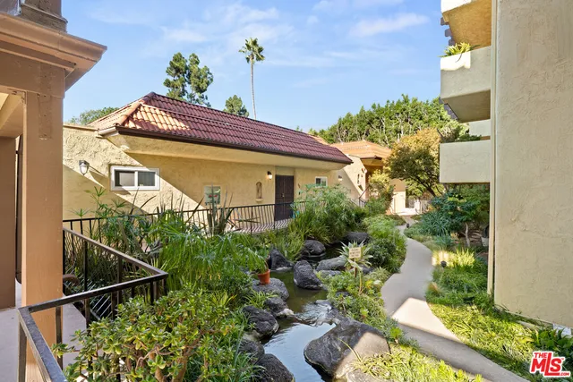 $589,500 | 5950 Buckingham Parkway, Unit 610, Culver City, CA 90230