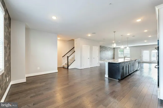 $665,000 | 44750 Tiverton Square, Ashburn, VA 20147