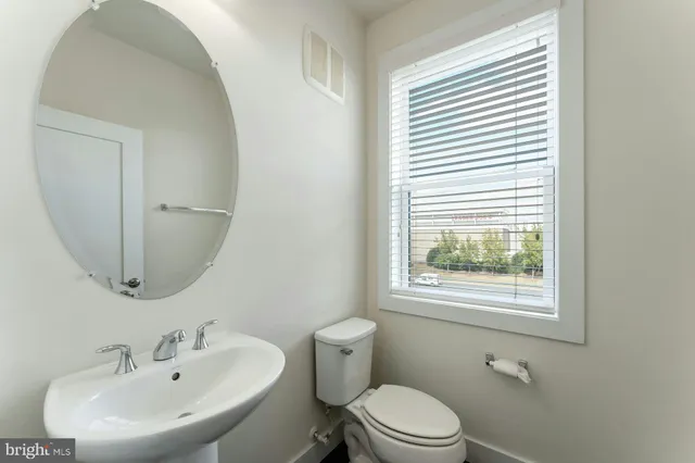 $665,000 | 44750 Tiverton Square, Ashburn, VA 20147