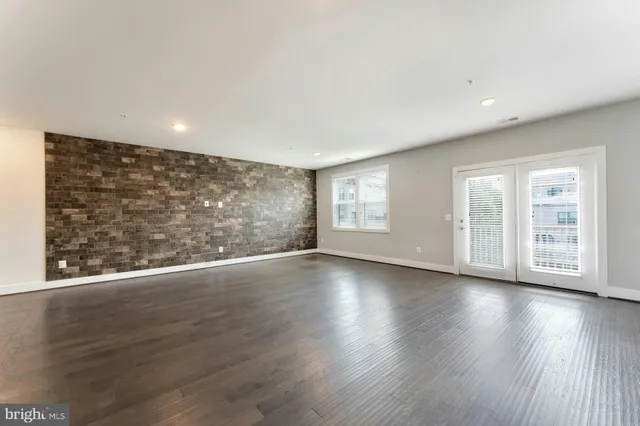 $665,000 | 44750 Tiverton Square, Ashburn, VA 20147