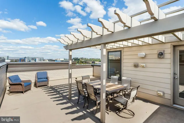 $665,000 | 44750 Tiverton Square, Ashburn, VA 20147