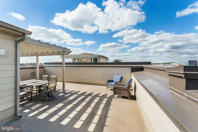 $665,000 | 44750 Tiverton Square, Ashburn, VA 20147