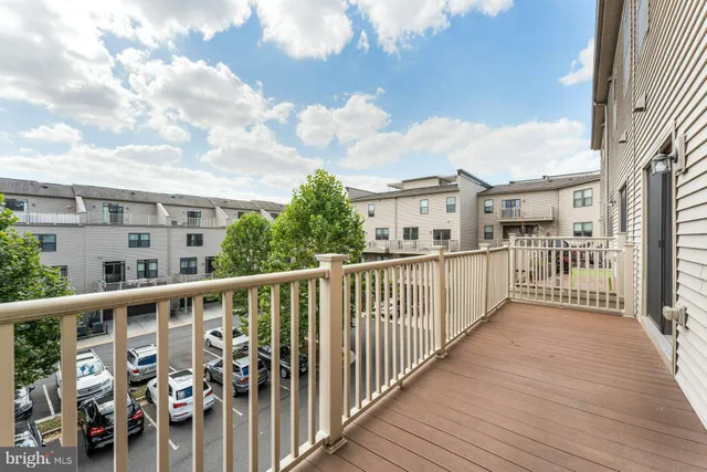 $665,000 | 44750 Tiverton Square, Ashburn, VA 20147