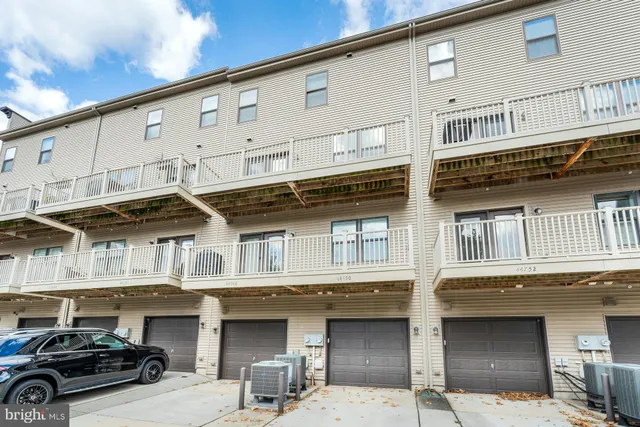 $665,000 | 44750 Tiverton Square, Ashburn, VA 20147