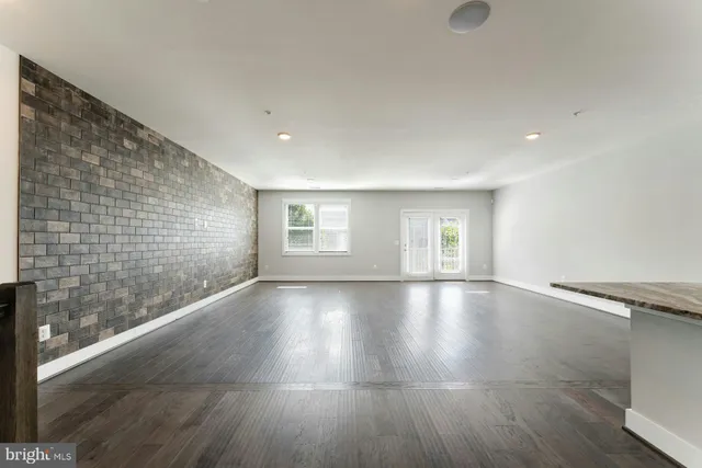 $665,000 | 44750 Tiverton Square, Ashburn, VA 20147