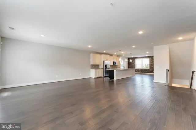 $665,000 | 44750 Tiverton Square, Ashburn, VA 20147