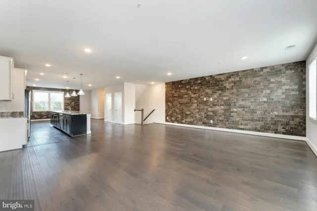 $665,000 | 44750 Tiverton Square, Ashburn, VA 20147