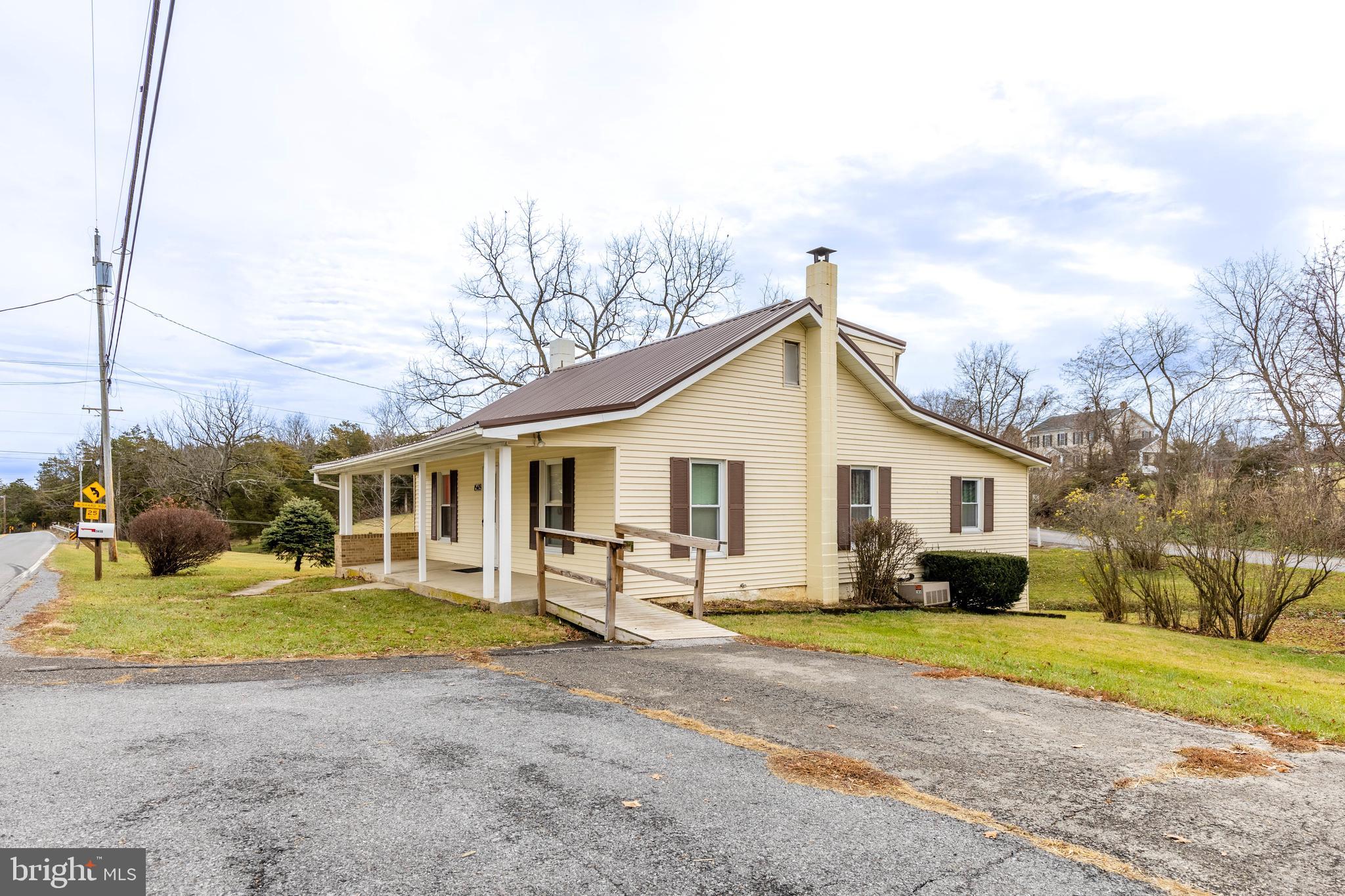 15419 Fairview Road Hagerstown, MD 21740 - Photo 3 of 40