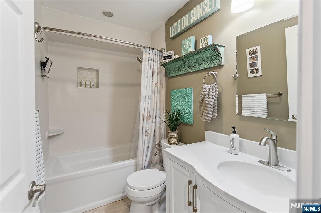 44 Kaywin Avenue Hawthorne, NJ 07506 - Photo 16 of 32