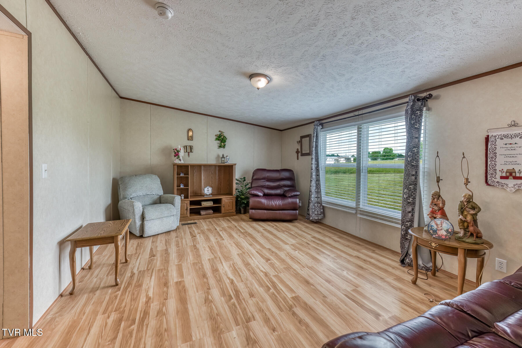 2069 Devault Bridge Road Piney Flats, TN 37686 - Photo 12 of 36 2069 Devault Bridge Rd-12