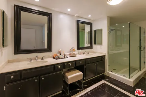 $1,295,000 | 1557 South Beverly Glen Boulevard, Unit 310, Los Angeles, CA 90024