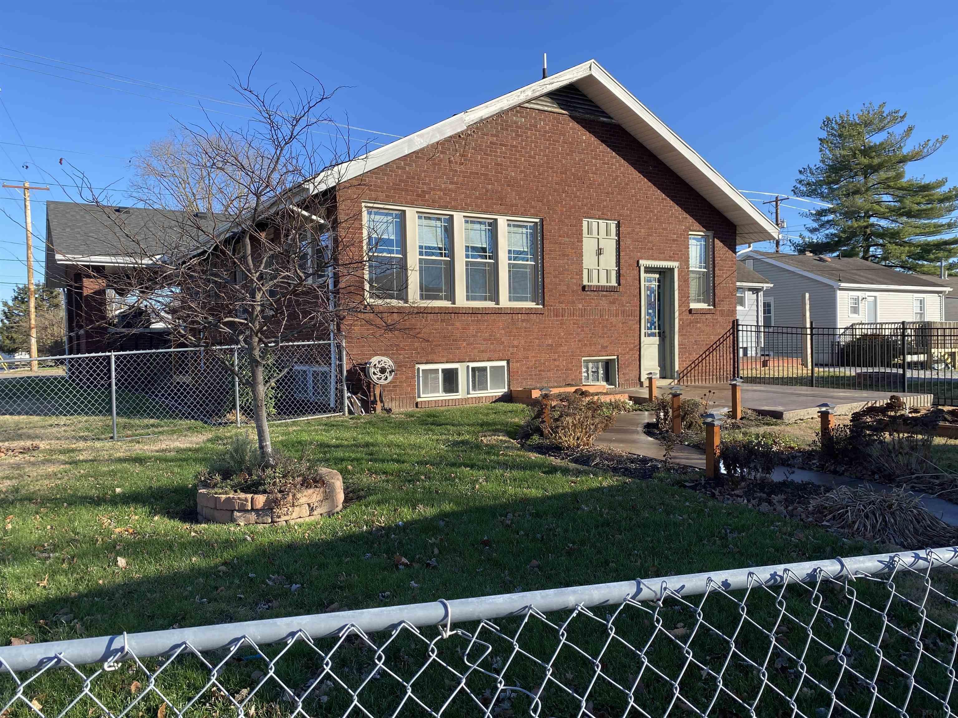 2620 Stringtown Road Evansville, IN 47711 - Photo 9 of 36 Gallery Image 9
