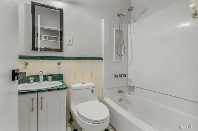 $314,900 | 5439 Valleyside Lane, St. Louis, MO 63128