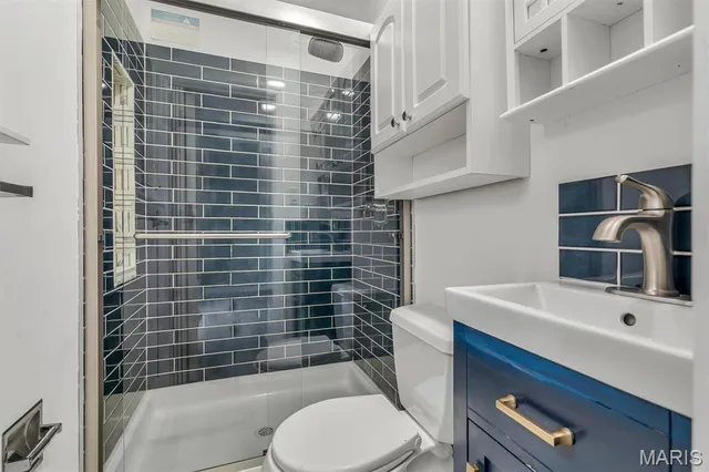 $314,900 | 5439 Valleyside Lane, St. Louis, MO 63128