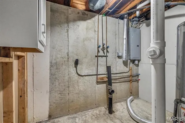 $314,900 | 5439 Valleyside Lane, St. Louis, MO 63128