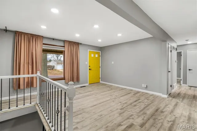 $314,900 | 5439 Valleyside Lane, St. Louis, MO 63128