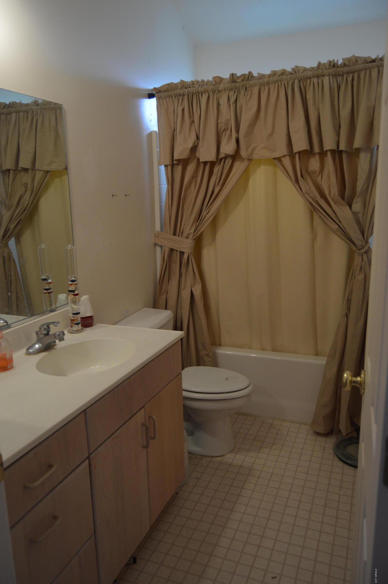 3545 Hidden Hollow Rimrock, AZ 86335 - Photo 5 of 11 Upstairs Bath