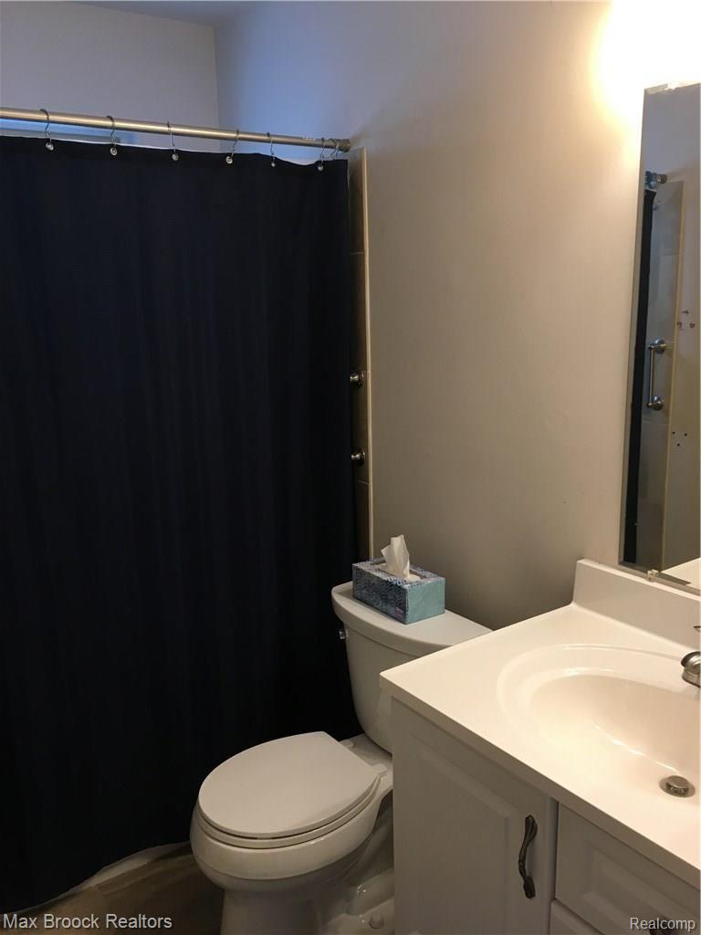 2655 East Maple Road Birmingham, MI 48009 - Photo 13 of 22 IMG-4083.JPG