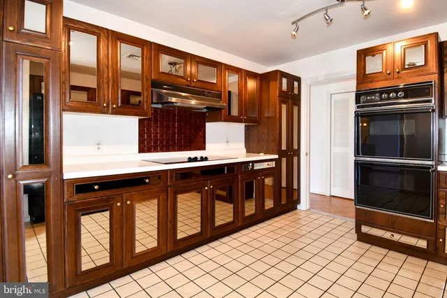 $295,000 | 10 East Lee Street, Unit 809, Baltimore, MD 21202