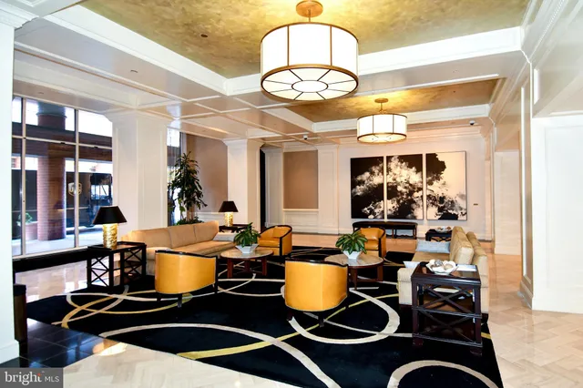 $295,000 | 10 East Lee Street, Unit 809, Baltimore, MD 21202