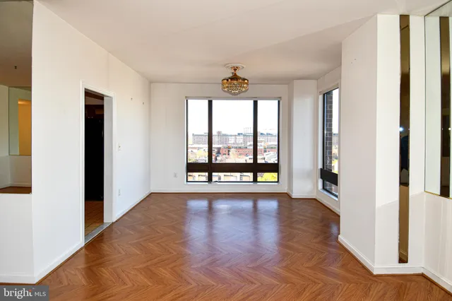 $295,000 | 10 East Lee Street, Unit 809, Baltimore, MD 21202